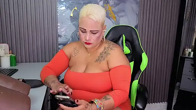GianellaCox  online show from April 18, 1:35 pm