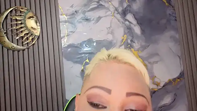 GianellaCox  online show from April 8, 11:55 am