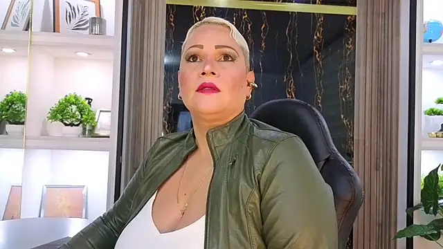 GianellaCox  online show from November 1, 1:05 pm