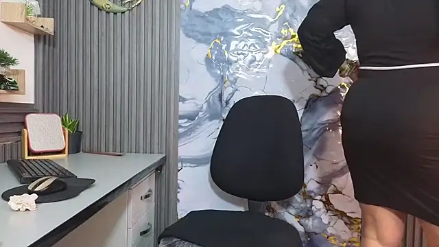 Snapshot of GianellaCox_ chatting on February 3, 12:43 pm GianellaCox online show from February 3, 12:43 pm