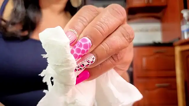 AmberNix online show from March 19, 1:55 pm