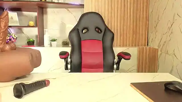 AmberNix online show from April 15, 7:58 pm