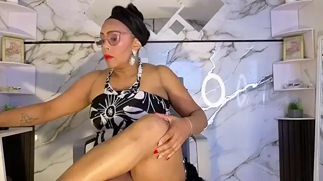 Snapshot of AmberNix chatting on July 15, 1:51 pm AmberNix online show from July 15, 1:51 pm
