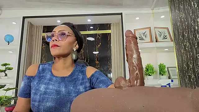 AmberNix online show from April 8, 1:56 pm