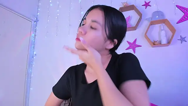 Emiily Parkerr online show from November 7, 3:00 am