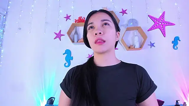 Emiily Parkerr online show from December 19, 2:48 am