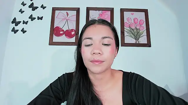 Emiily Parkerr online show from June 2, 10:32 pm