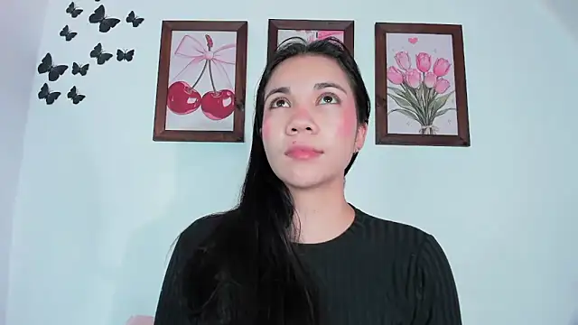 Snapshot of Emiily_Parkerr chatting on June 4, 10:14 pm Emiily Parkerr online show from June 4, 10:14 pm