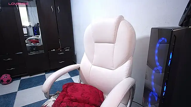 Snapshot of grace_molly14 chatting on March 12, 6:43 pm grace molly14 online show from March 12, 6:43 pm