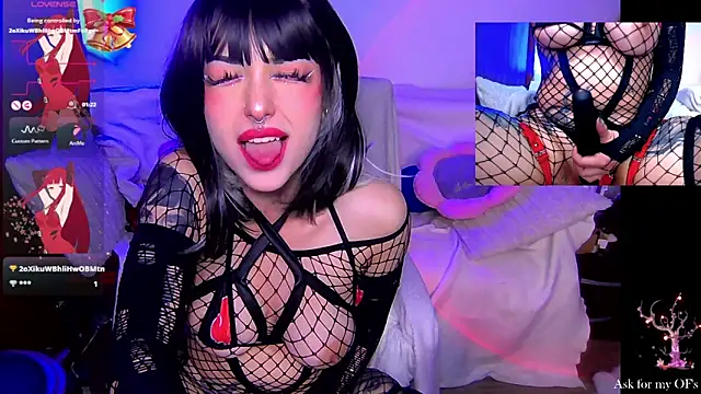 HollyDominic online show from December 14, 8:20 am