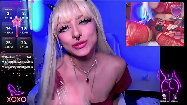 Snapshot of HollyDominic chatting on January 15, 2:45 pm HollyDominic online show from January 15, 2:45 pm