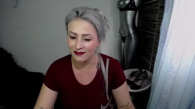Emma Rizzoo online show from May 5, 8:12 pm