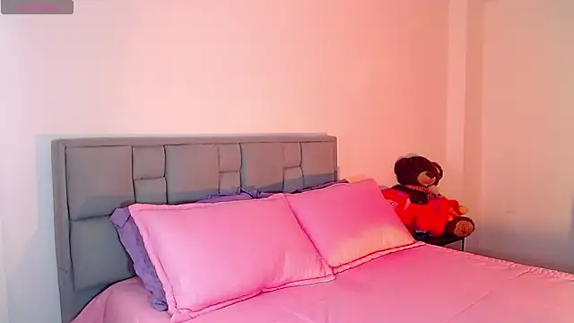 astrid-omega online show from November 4, 11:41 pm