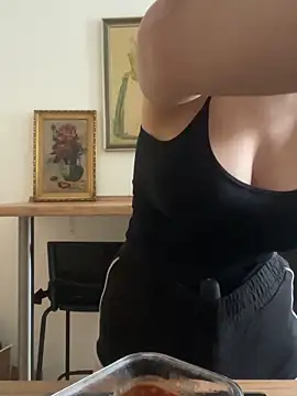 Snapshot of Off__Melonenmandy chatting on June 6, 2:33 pm Off Melonenmandy online show from June 6, 2:33 pm