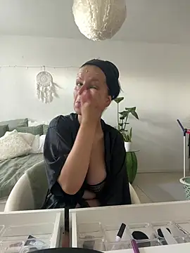 Snapshot of Off__Melonenmandy chatting on February 28, 8:36 am Off Melonenmandy online show from February 28, 8:36 am