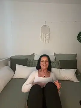 Snapshot of Off__Melonenmandy chatting on April 14, 5:29 pm Off Melonenmandy online show from April 14, 5:29 pm