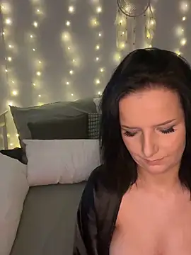 Snapshot of Off__Melonenmandy chatting on October 3, 4:41 pm Off Melonenmandy online show from October 3, 4:41 pm