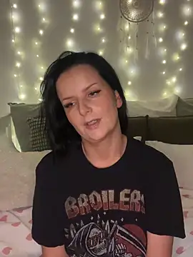 Snapshot of Off__Melonenmandy chatting on February 12, 5:56 pm Off Melonenmandy online show from February 12, 5:56 pm