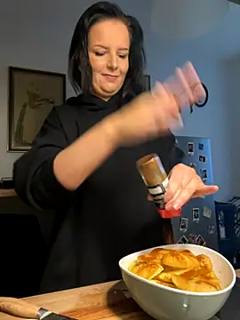 Snapshot of Off__Melonenmandy chatting on October 8, 3:46 pm Off Melonenmandy online show from October 8, 3:46 pm