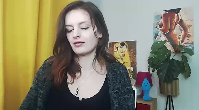 Snapshot of juicyNadine chatting on March 3, 9:13 am juicyNadine online show from March 3, 9:13 am