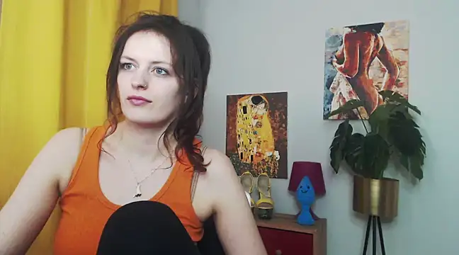 Snapshot of juicyNadine chatting on February 6, 9:22 am juicyNadine online show from February 6, 9:22 am