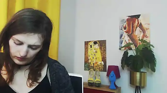 Snapshot of juicyNadine chatting on February 5, 12:27 pm juicyNadine online show from February 5, 12:27 pm
