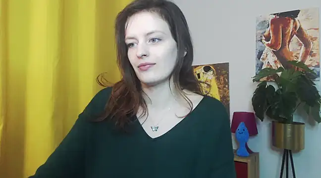 Snapshot of juicyNadine chatting on February 10, 6:20 am juicyNadine online show from February 10, 6:20 am