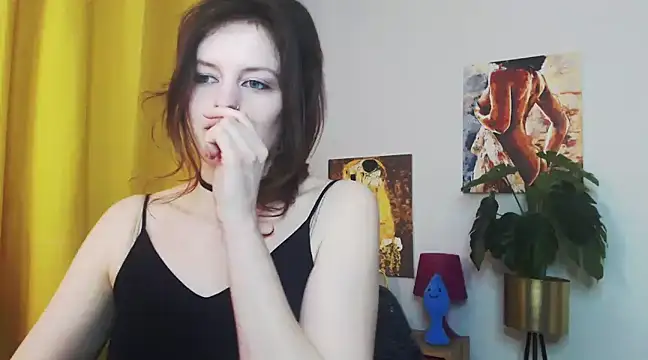 Snapshot of juicyNadine chatting on February 5, 9:25 am juicyNadine online show from February 5, 9:25 am