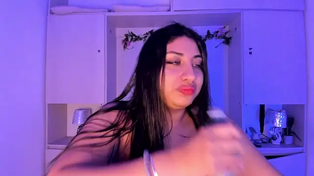 Snapshot of CANDYGABYY chatting on June 8, 8:09 pm CANDYGABYY online show from June 8, 8:09 pm