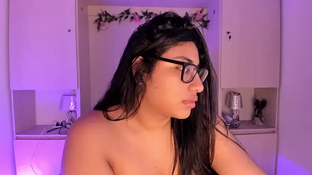 Snapshot of CANDYGABYY chatting on June 18, 8:14 pm CANDYGABYY online show from June 18, 8:14 pm