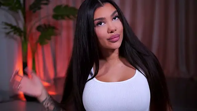 NatyDesiree online show from May 9, 7:06 pm