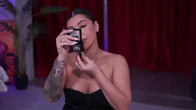 NatyDesiree online show from December 22, 7:36 pm