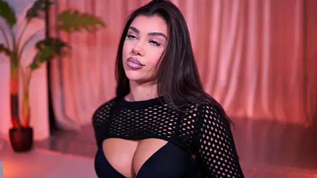 NatyDesiree online show from April 5, 7:20 pm