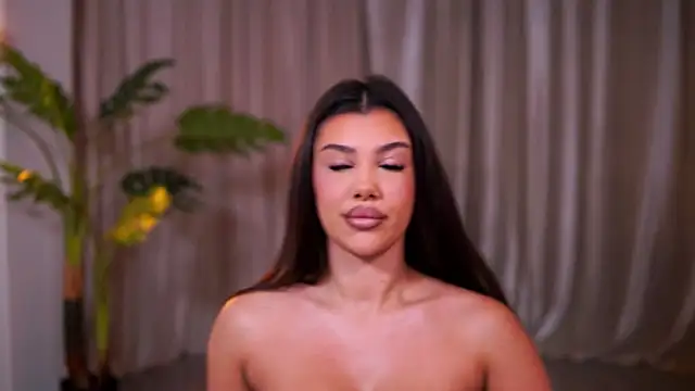 NatyDesiree online show from May 18, 6:56 pm