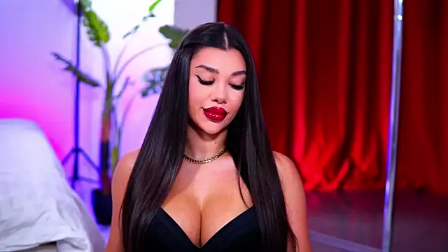 NatyDesiree online show from November 1, 10:20 am