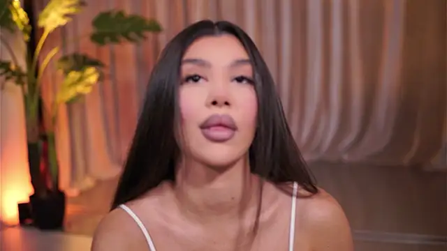 NatyDesiree online show from April 28, 7:07 pm