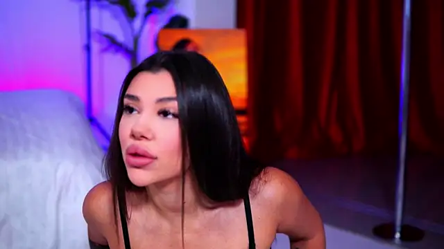 NatyDesiree online show from November 7, 10:20 am