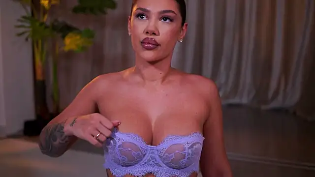 NatyDesiree online show from May 28, 7:09 pm