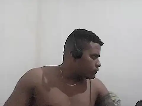 SaucyAffair0 online show from January 2, 12:23 am