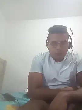 Snapshot of SaucyAffair0 chatting on June 4, 6:34 pm SaucyAffair0 online show from June 4, 6:34 pm