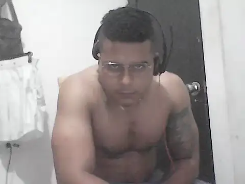 Snapshot of SaucyAffair0 chatting on June 1, 11:37 pm SaucyAffair0 online show from June 1, 11:37 pm