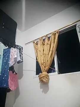 SaucyAffair0 online show from March 7, 1:34 am