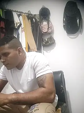 SaucyAffair0 online show from March 11, 1:10 am