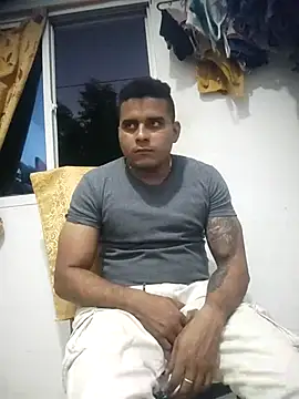 SaucyAffair0 online show from March 13, 11:32 pm