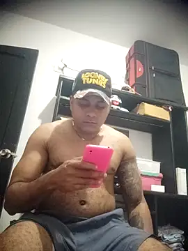 SaucyAffair0 online show from February 22, 7:33 am