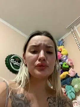 Snapshot of Sextazy chatting on October 10, 5:03 pm Sextazy online show from October 10, 5:03 pm