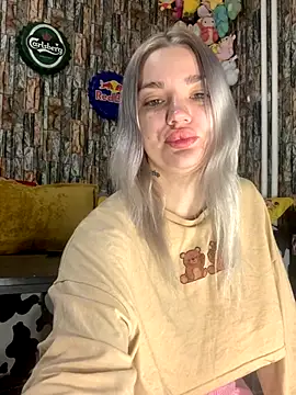 Snapshot of Sextazy chatting on October 31, 12:13 pm Sextazy online show from October 31, 12:13 pm