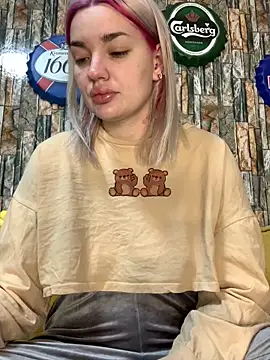 Snapshot of Sextazy chatting on November 27, 9:32 am Sextazy online show from November 27, 9:32 am