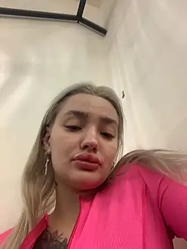 Snapshot of Sextazy chatting on March 14, 12:29 pm Sextazy online show from March 14, 12:29 pm