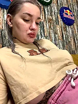 Snapshot of Sextazy chatting on November 4, 9:57 am Sextazy online show from November 4, 9:57 am